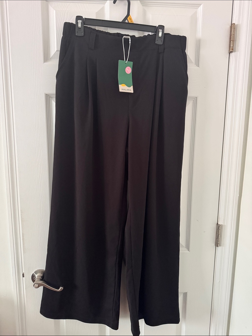 HALARA Black Wide-Leg Trousers